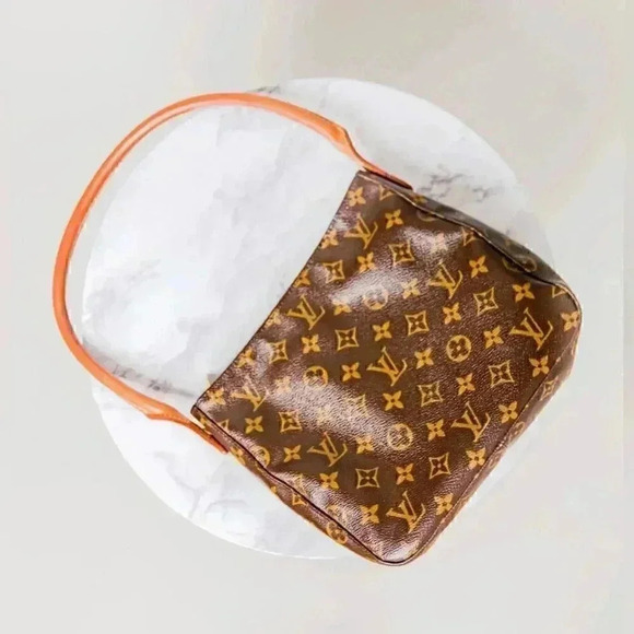 Authentic Louis Vuitton Looping MM Monogram Shoulder Bag - Picture 2 of 14